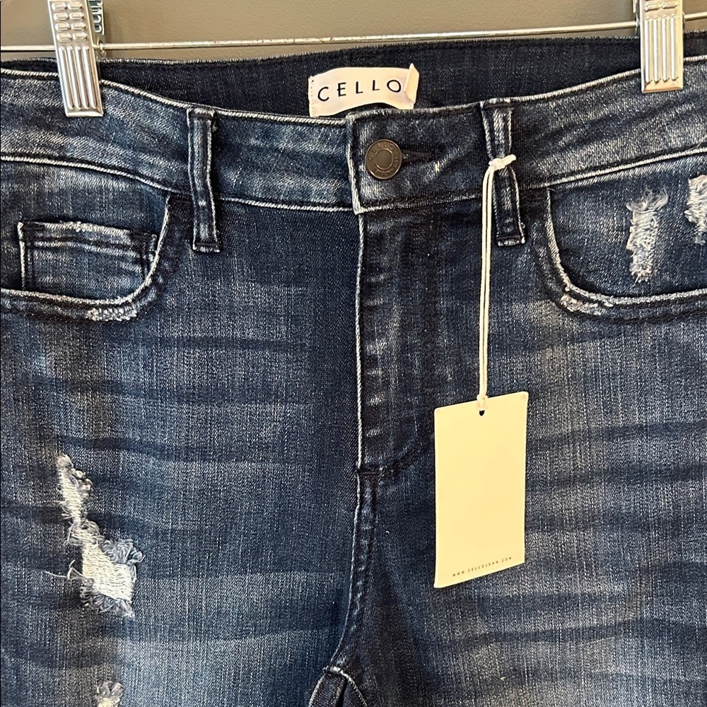 Cello Dark Blue Distressed Skinny Jeans size 7 New!! - Picture 2 of 7